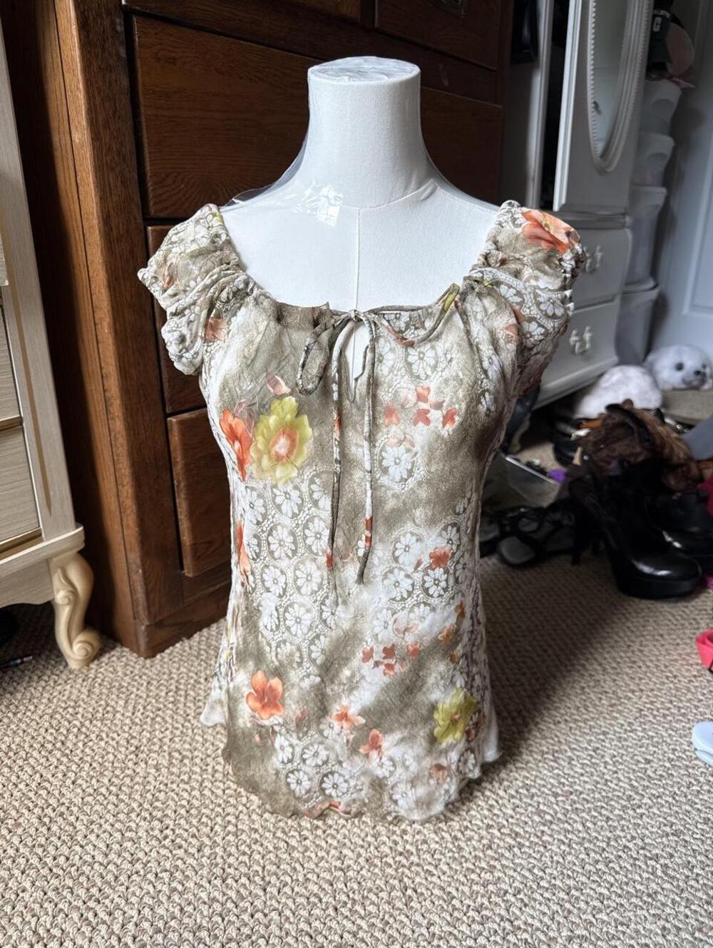 Mandee y2k floral beige blouse with orange, yellow, and white flowers